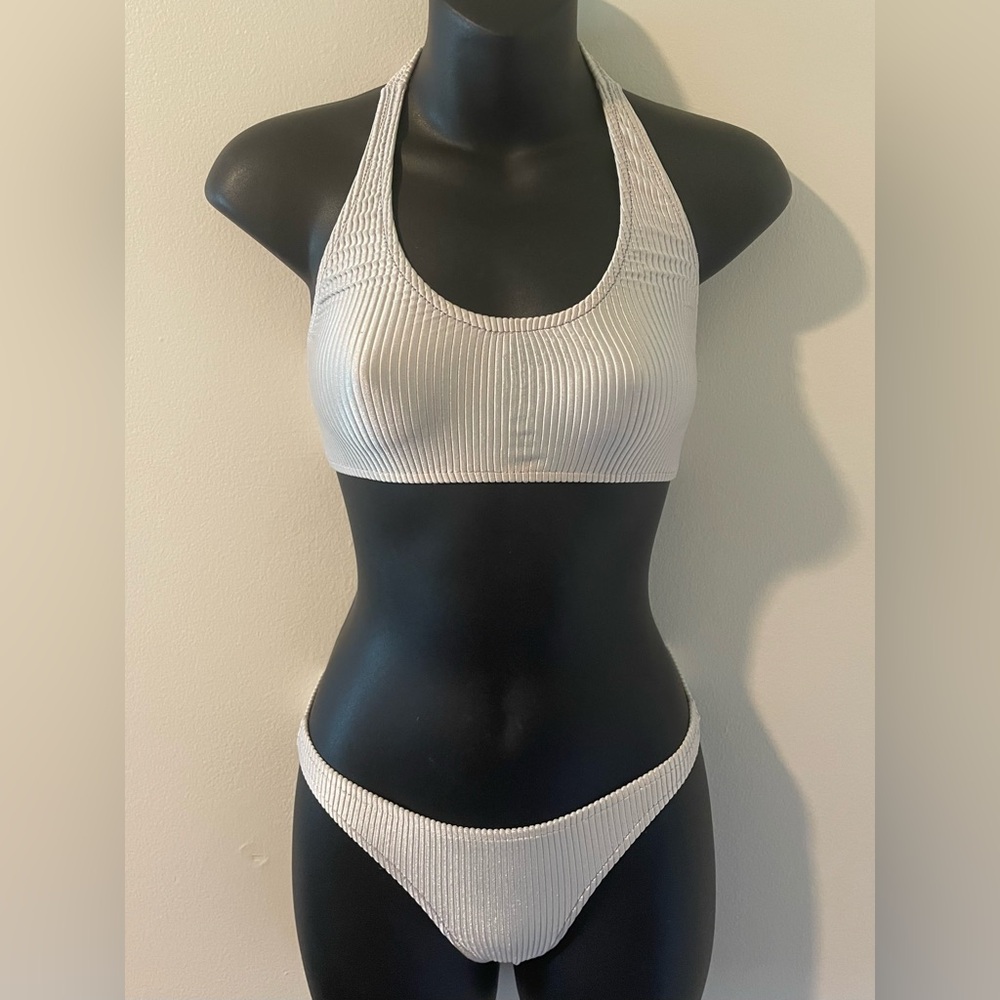 80’s Retro Light Grey Shiny Bikini! 👙